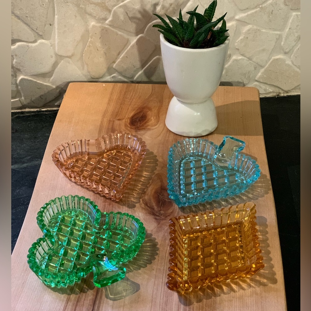 VINTAGE | Coloured Glass Card Suit Dishes
